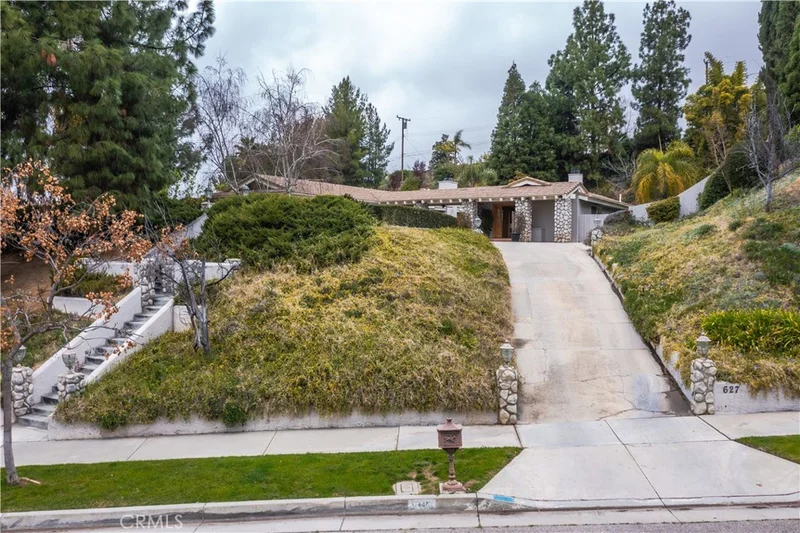 627 Valley View, Redlands, CA 92373