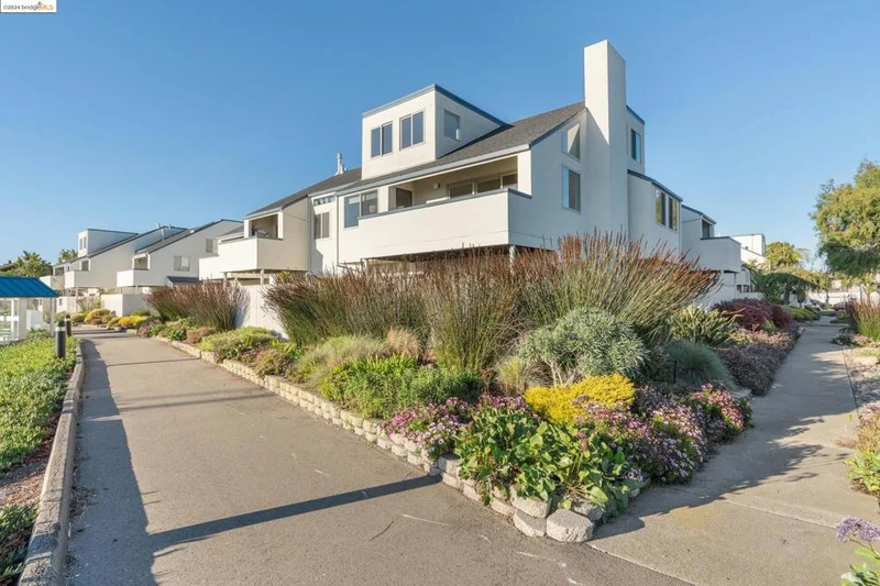 460 Cola Ballena #D, Alameda, CA 94501