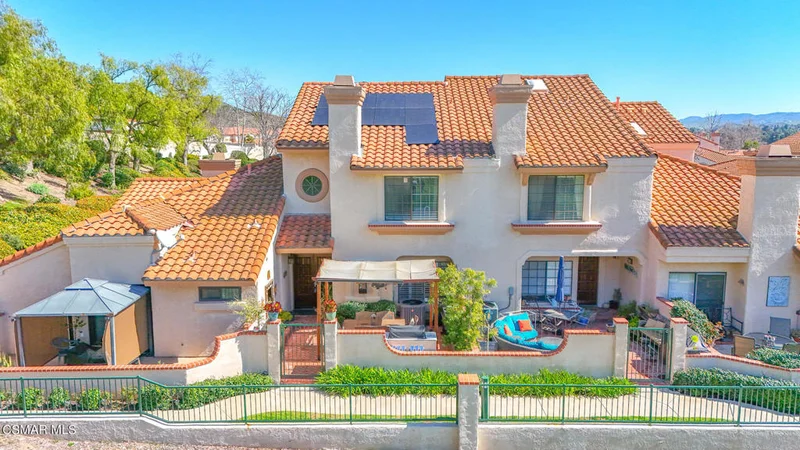 462 Country Club #C, Simi Valley, CA 93065