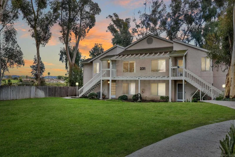 231 Diamond Way #205, Vista, CA 92083