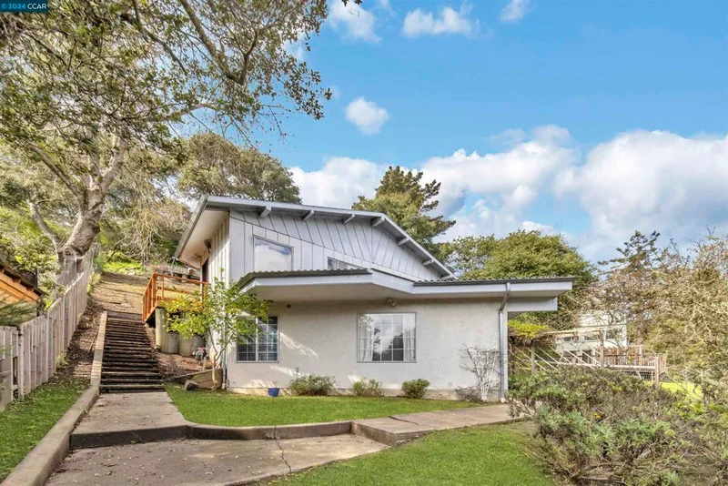 6170 Mcbryde Ave, Richmond, CA 94805