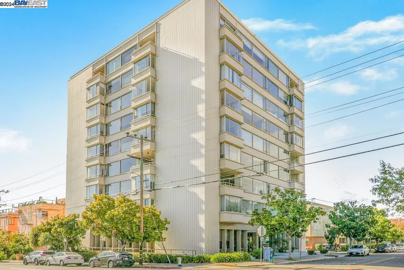2550 Dana St #3H, Berkeley, CA 94704