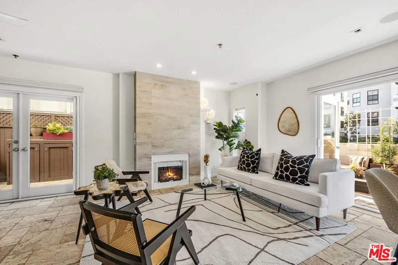 11838 Kiowa #101, Los Angeles, CA 90049