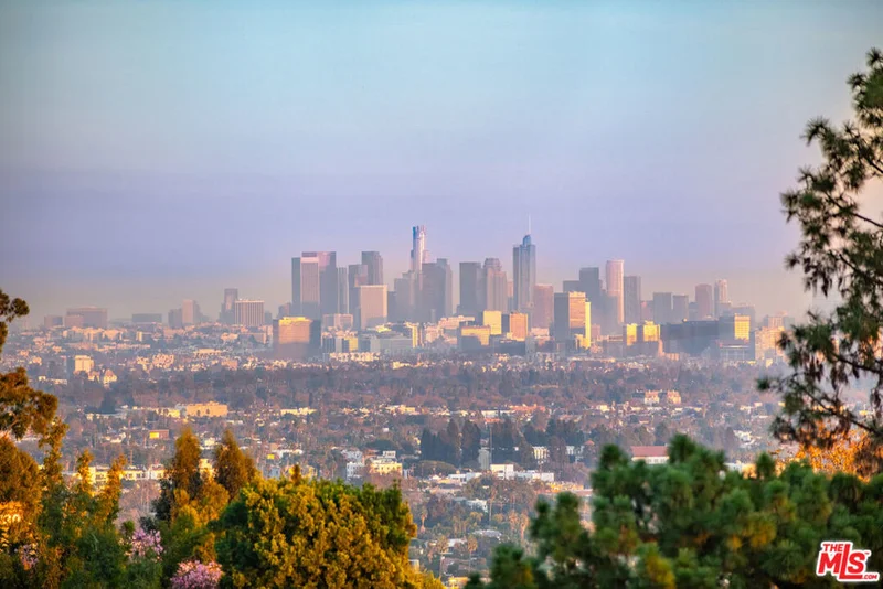 9029 St Ives, Los Angeles, CA 90069