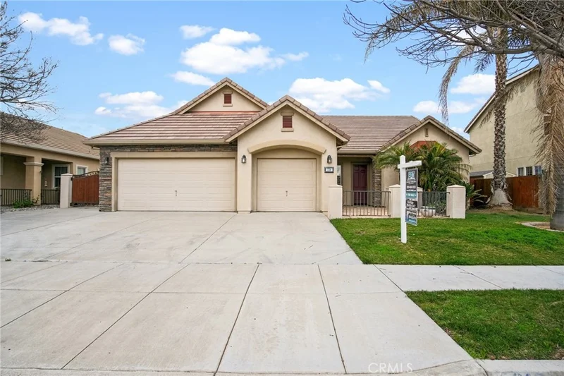 770 Sequoia, Los Banos, CA 93635