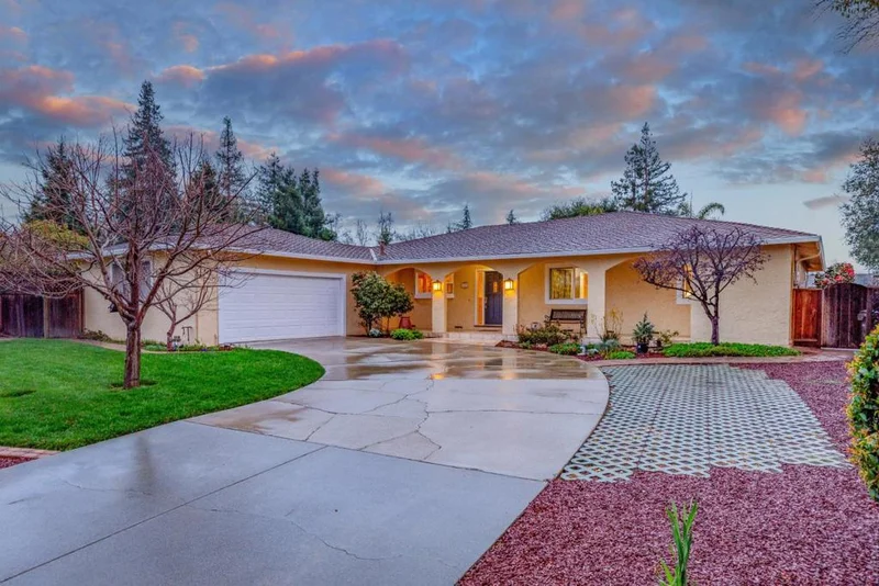12325 Scully, Saratoga, CA 95070