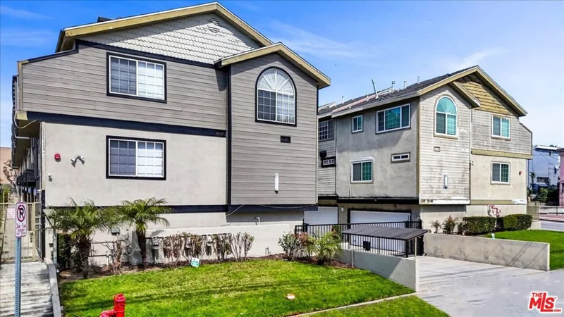 119 E Beach Avenue 10, Inglewood, CA 90302