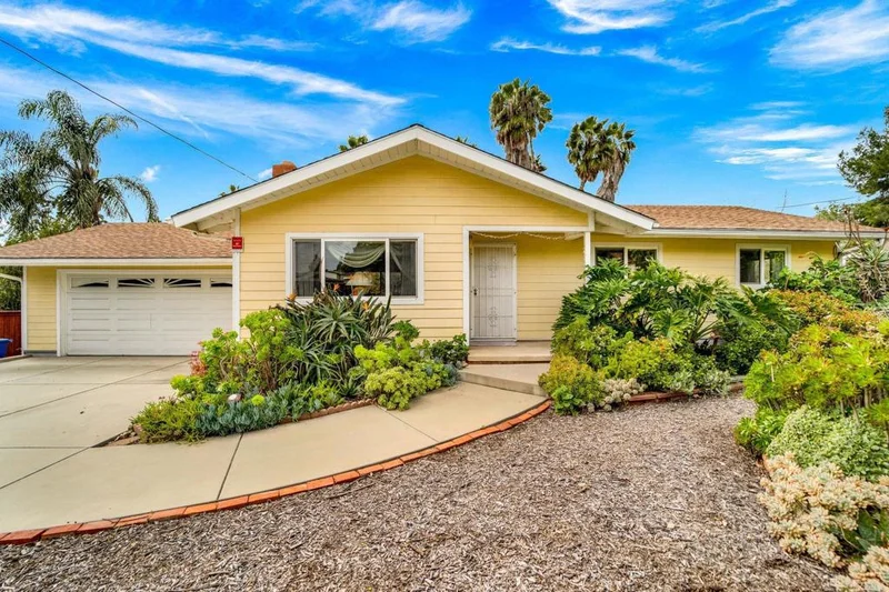 4150 Calavo, La Mesa, CA 91941