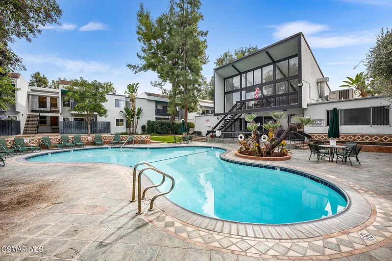 18645 Hatteras #279, Tarzana, CA 91356