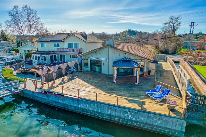 2972 Lakeshore, Lakeport, CA 95453