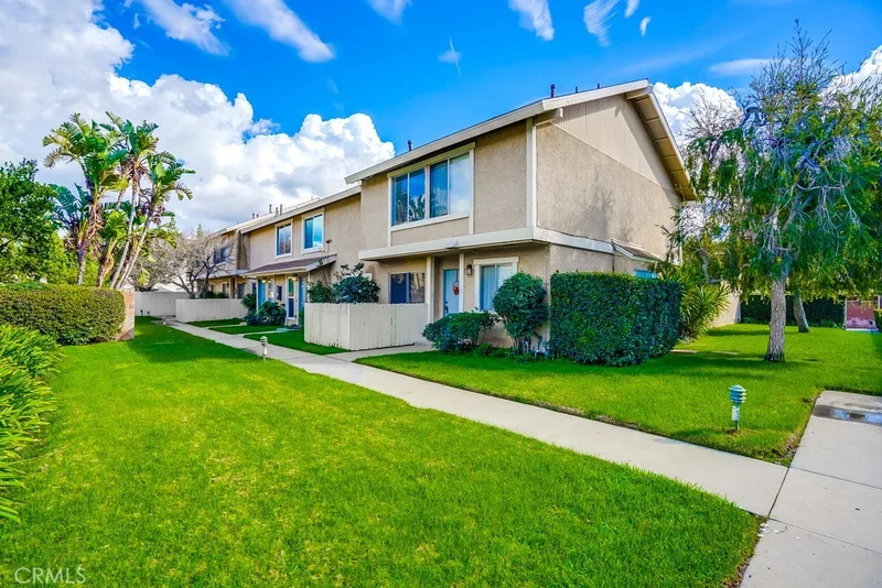 10125 De Soto #14, Chatsworth, CA 91311