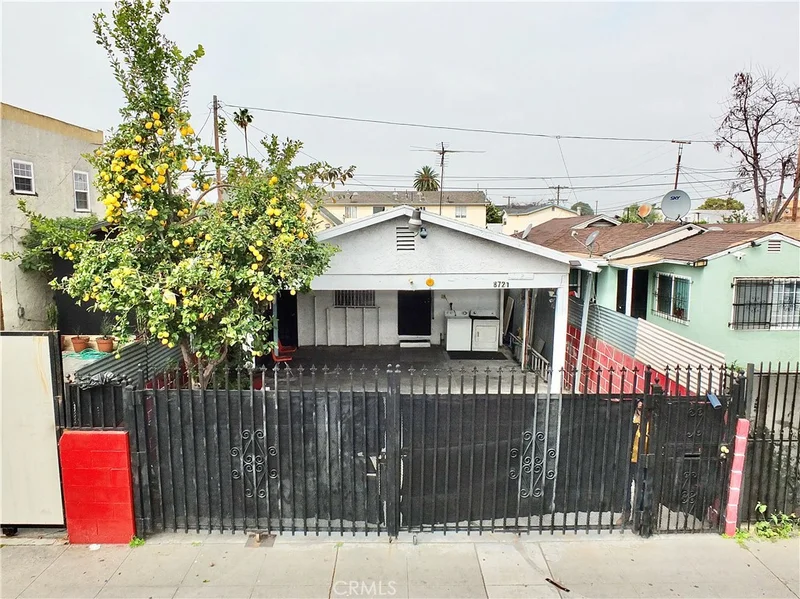 8721 San Pedro, Los Angeles, CA 90003