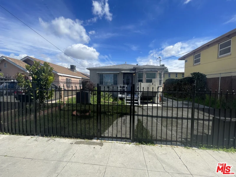 11310 Hooper, Los Angeles, CA 90059