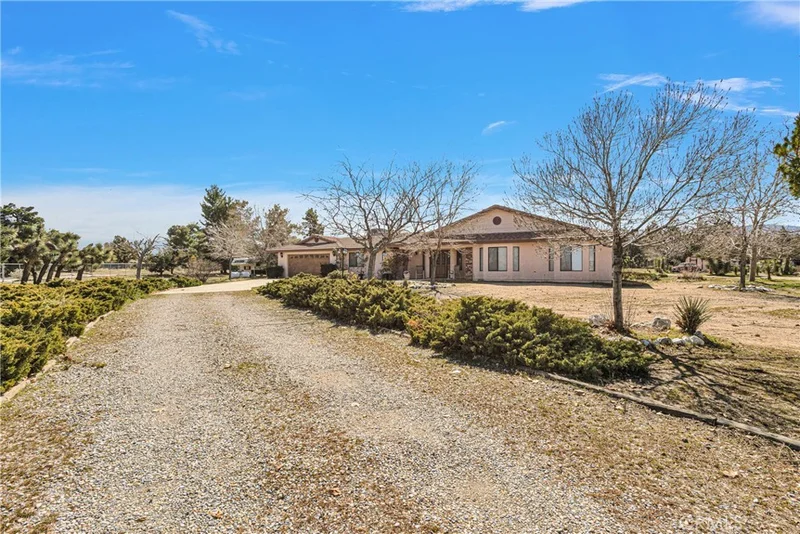 4275 Yucca Terrace, Phelan, CA 92371