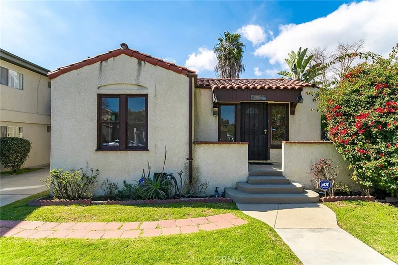 2285 Pine, Long Beach, CA 90806