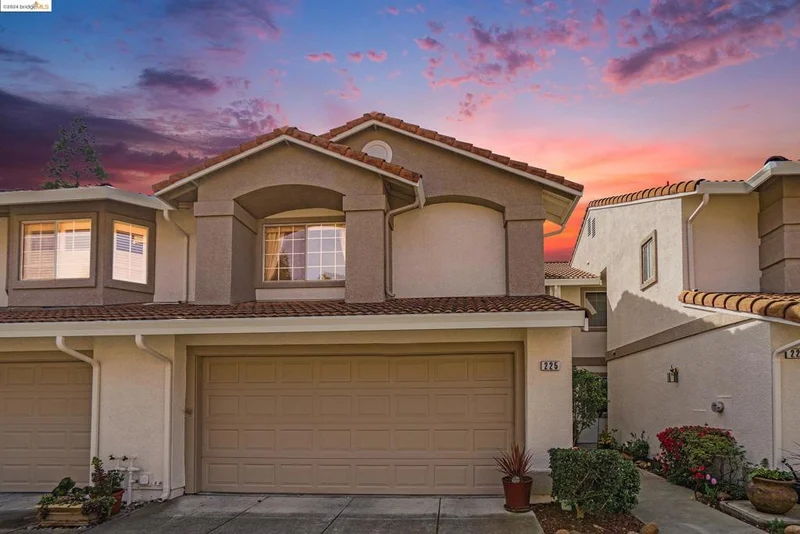 225 Portola Dr, Danville, CA 94506