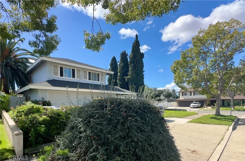 1902 Buffalo, Santa Ana, CA 92705