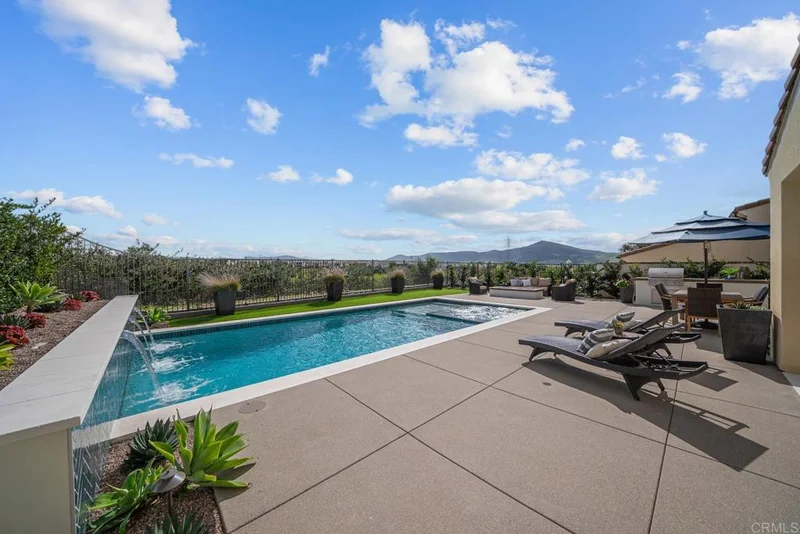 8542 Kristen View, San Diego, CA 92127