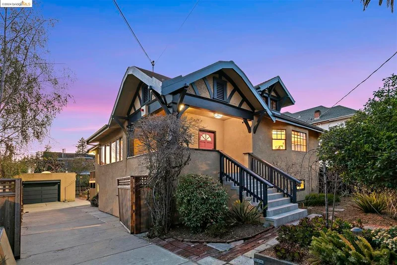 3026 Deakin St, Berkeley, CA 94705