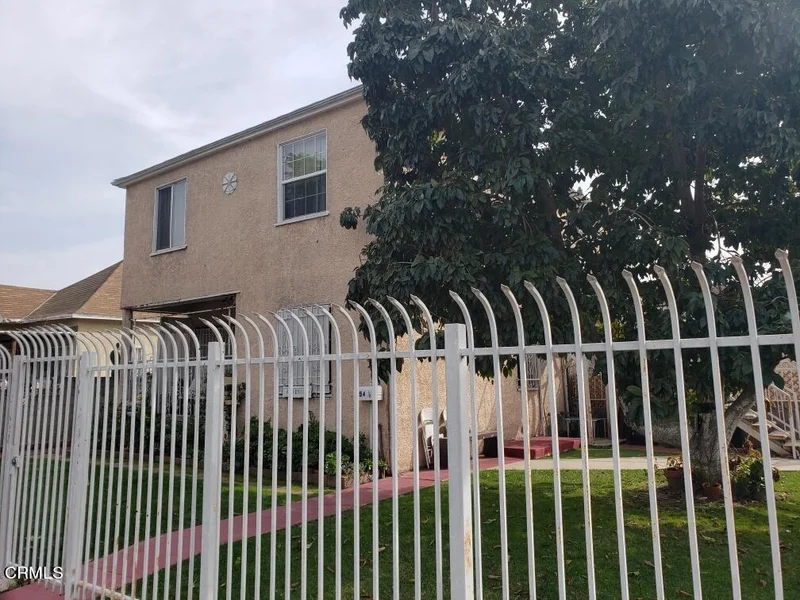 854 50th, Los Angeles, CA 90011