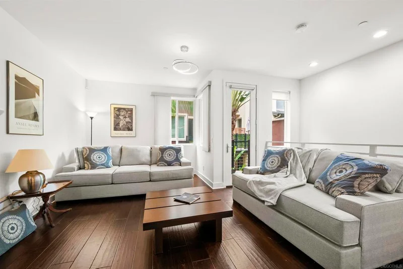7923 Modern Oasis Dr, San Diego, CA 92108