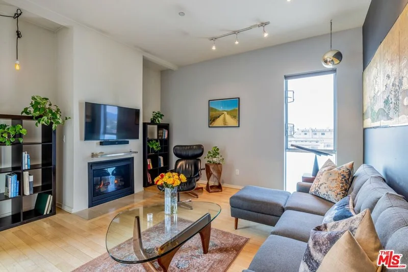 12411 Pacific #302, Los Angeles, CA 90066