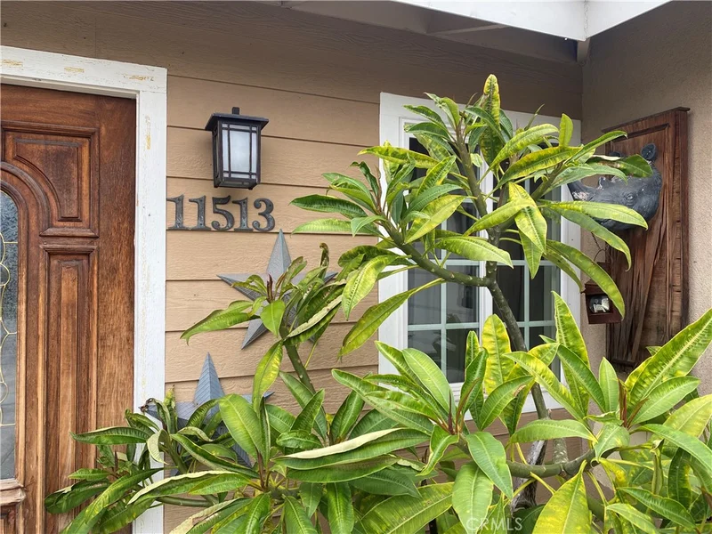 11513 Elvins, Lakewood, CA 90715