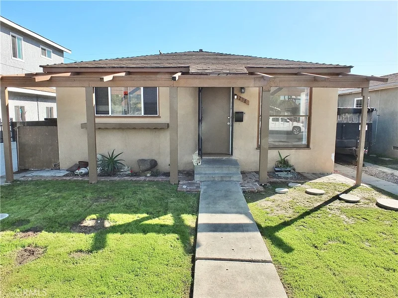 1238 Mauretania, Wilmington, CA 90744