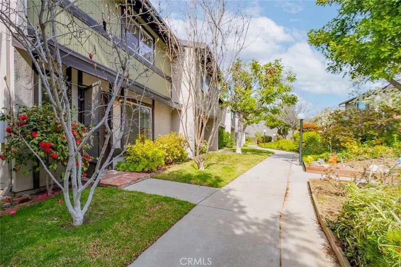 8748 Wyngate, Sunland, CA 91040