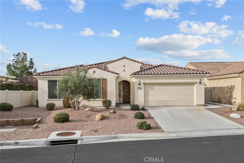 11486 Cascade, Apple Valley, CA 92308