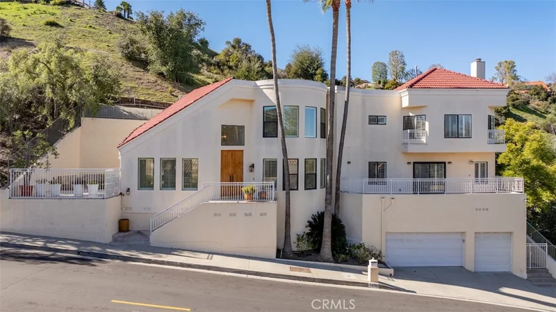 4211 Nogales, Tarzana, CA 91356