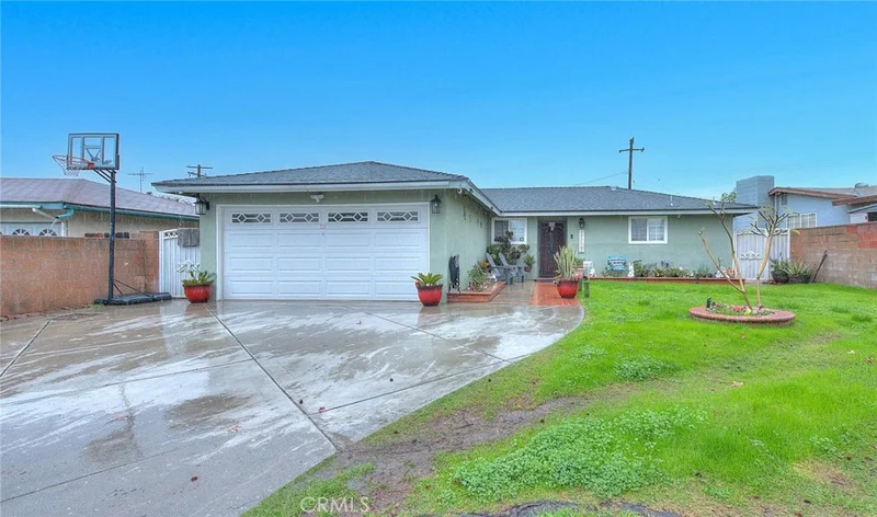 18809 Ghent, Azusa, CA 91702