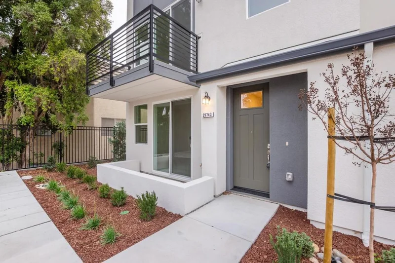 29743 Hansen, Hayward, CA 94544