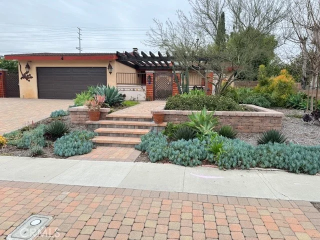 880 Dennis, Simi Valley, CA 93065