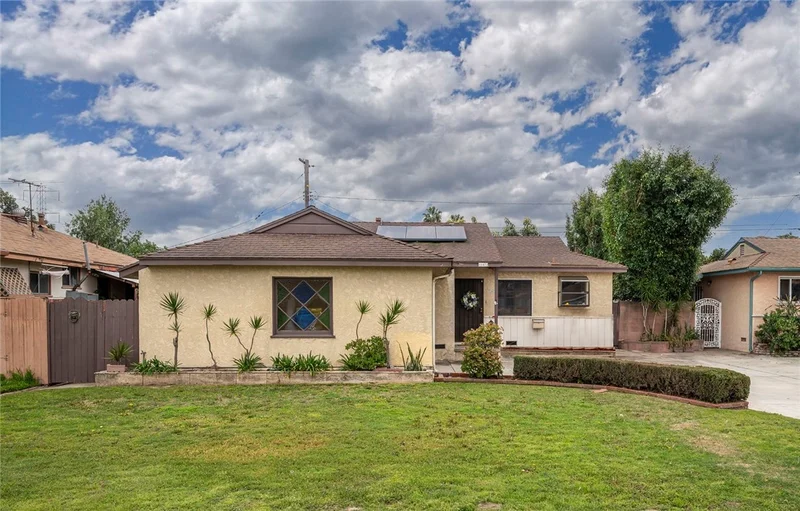 10472 Ives, Bellflower, CA 90706