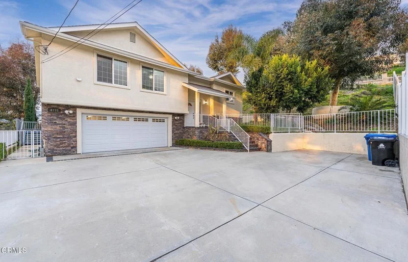 8735 Yates, Sunland, CA 91040