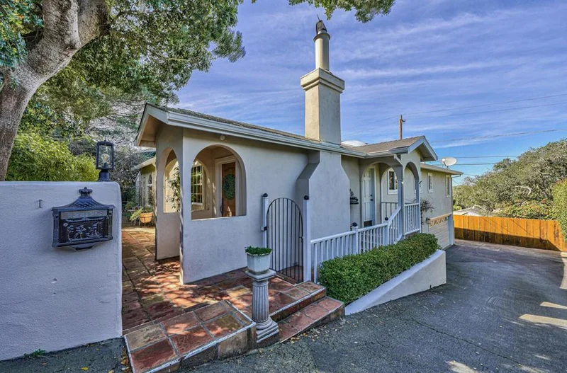 2280 David, Monterey, CA 93940