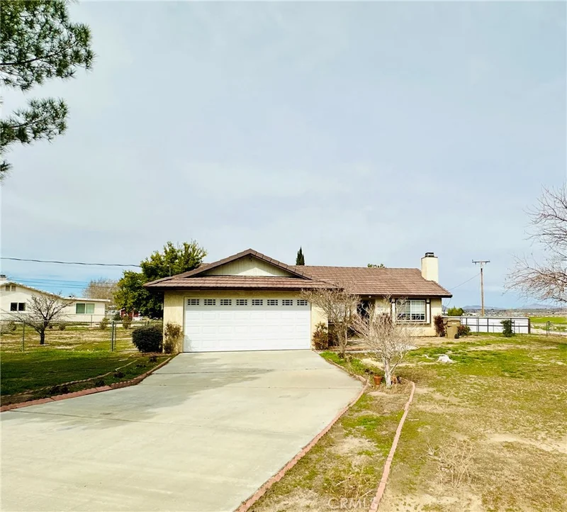 9002 Glendale, Hesperia, CA 92345