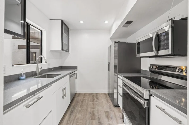 1050 Ramon #105, Palm Springs, CA 92264