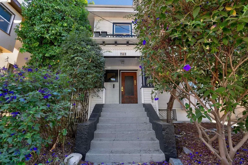 793 52nd St, Oakland, CA 94609