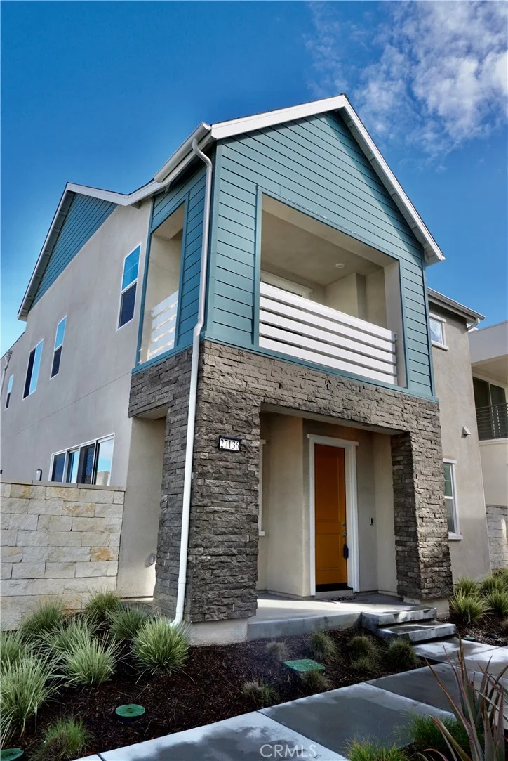 27136 Scrub Oak, Valencia, CA 91381
