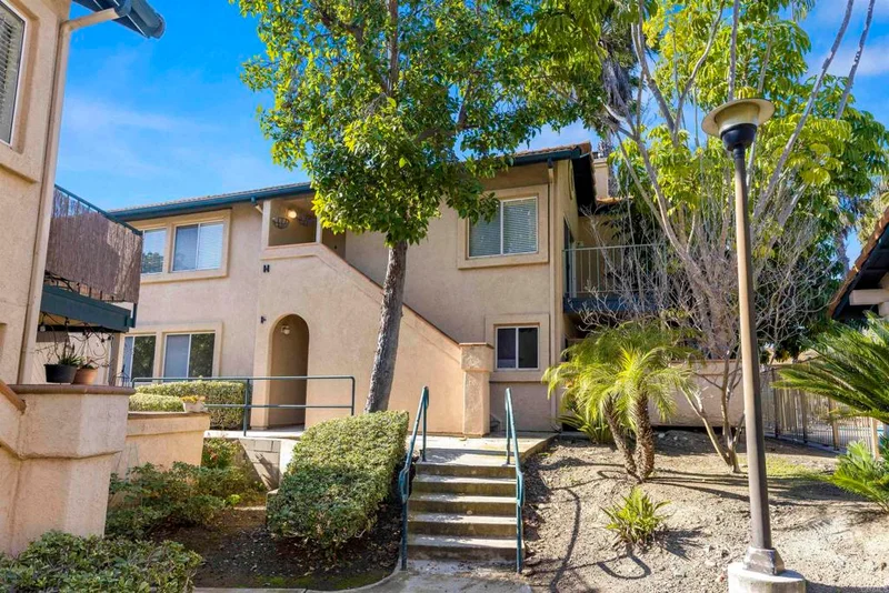 11305 Avenida De Los Lobos #F, San Diego, CA 92127