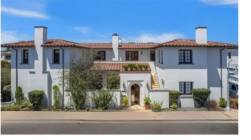 450 Via Lido Soud, Newport Beach, CA 92663