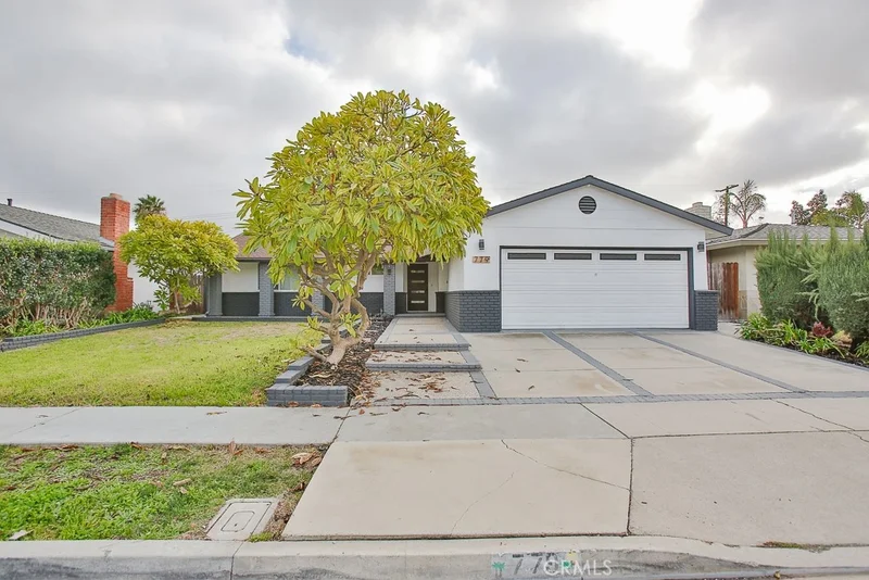 779 Hudson, Costa Mesa, CA 92626