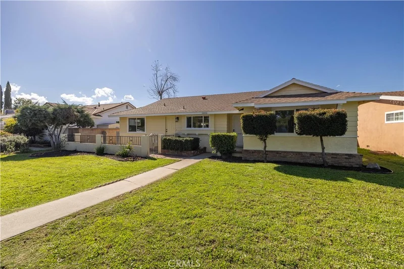 10001 Woodley, North Hills, CA 91343