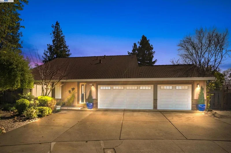 5075 Skylark Ct, Pleasanton, CA 94566
