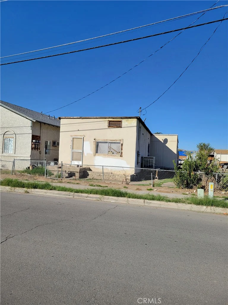 416 K, Needles, CA 92363