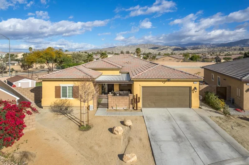 42531 Saragoza, Indio, CA 92203