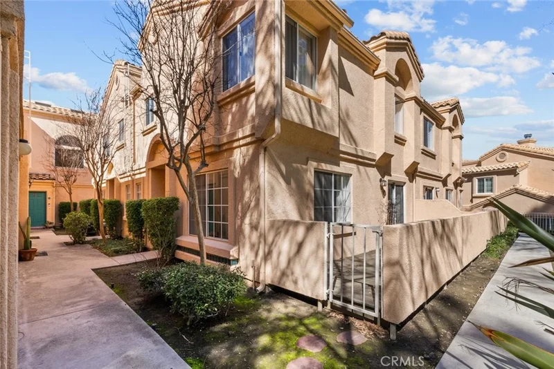 18738 Vista Del Canon #D, Newhall, CA 91321