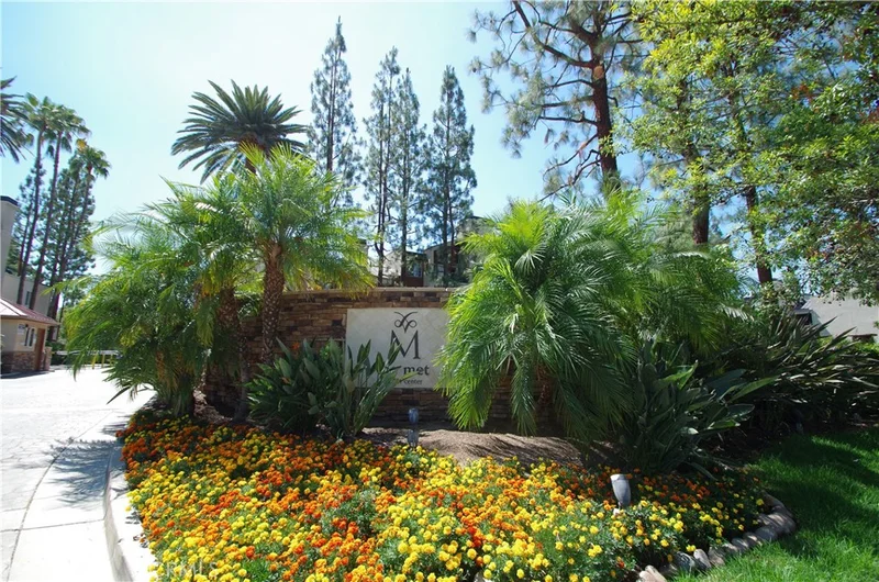 5565 Canoga #303, Woodland Hills, CA 91367